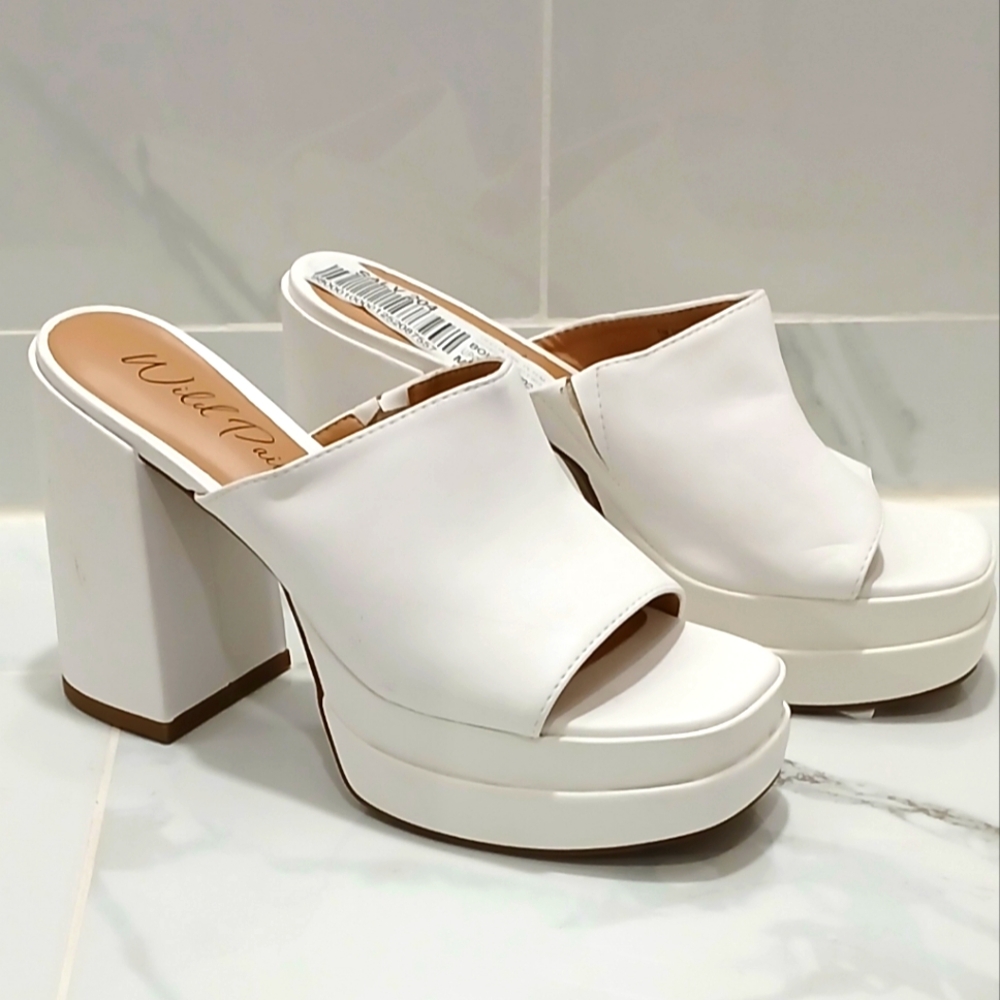White Retro Platform Mules " Ofelia " by Wild Pair Size 8.5